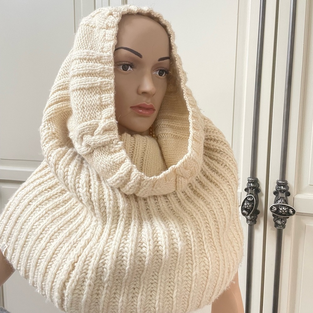 Handmade merino wool hooded scarf